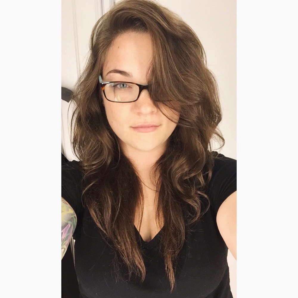Meet your Posher, Carla